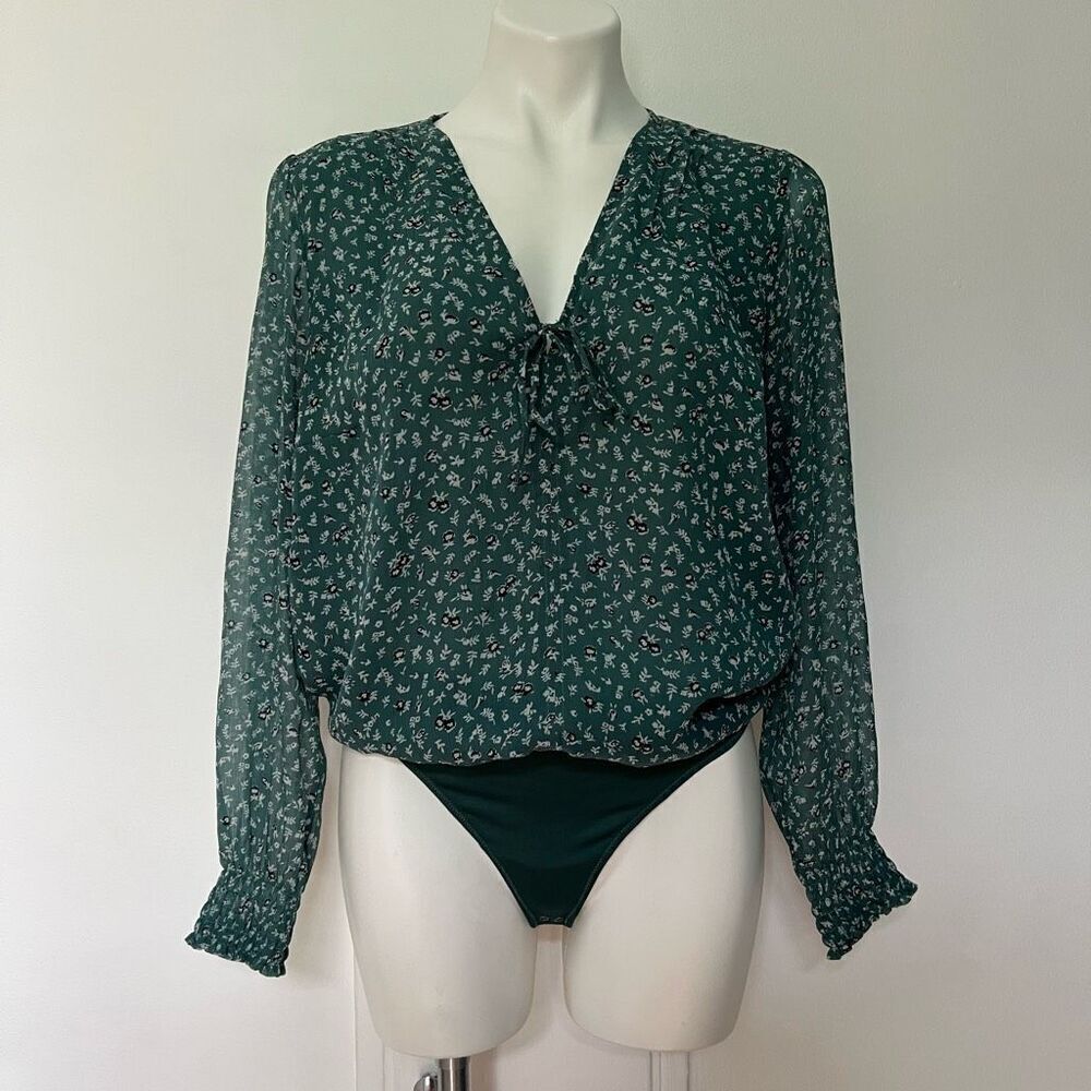 Abercrombie & Fitch floral long sleeve body suit